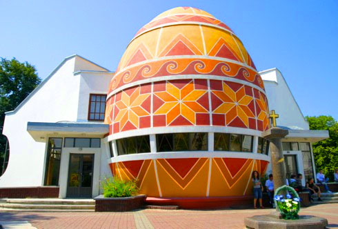 Pysanky Pysanka Museum building was built in 2000 in the western Ukrainian city of Kolomyia, Ivano-Frankivska Oblast.